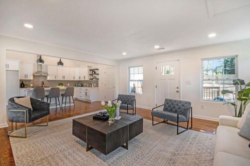 353 Collier Ridge Dr, Atlanta GA  30318-7342 exterior