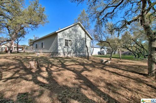 1891 Tanglewood Trl Ct, Spring Branch TX 78070-5237 exterior