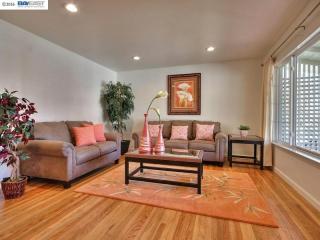 1944 Waycross Rd, Fremont, CA 94539-4643