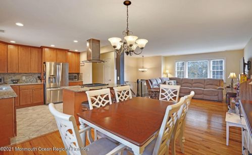 46 Walnut Ave, Tinton Falls NJ 07701-6146 exterior