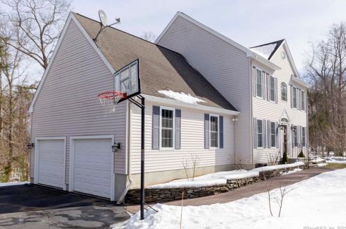 5 High Field Ln, Chester, CT 06412-1262