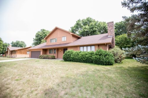 767 15th St, Dawson, MN 56232-2220