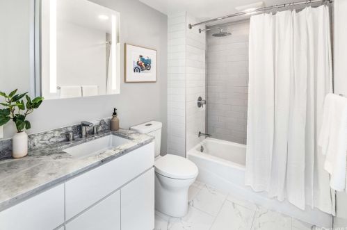 987 Queen St, Honolulu HI  96814-4118 exterior