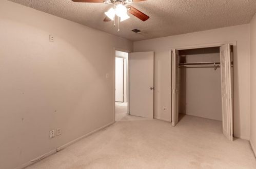 1808 Lake Shore Ct, Fort Worth TX  76103-1512 exterior