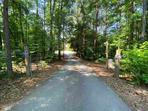 126 Robin Hood Rd, Porterdale, GA 30014-8424