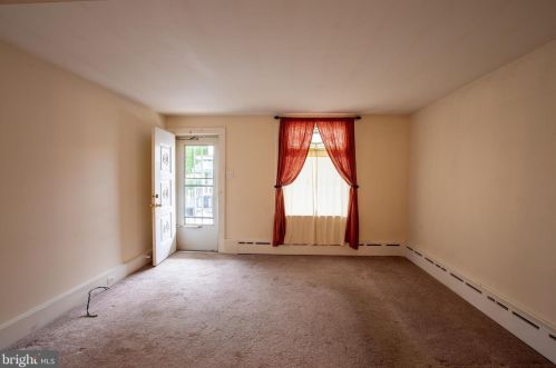 1402 Seneca St, Primrose, PA 17901-1017