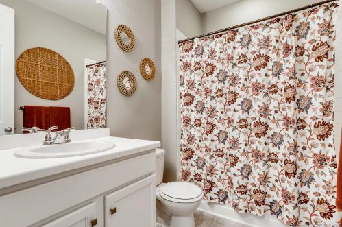 203 Kewaunee Way, Aurora CO 80016-4327 exterior