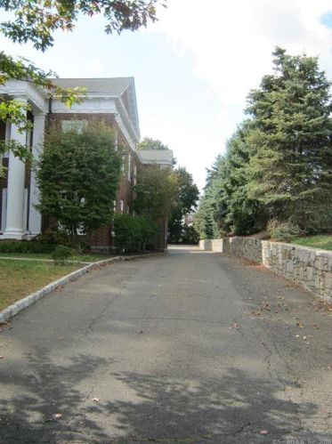 5 Elmcrest Ter, Norwalk, CT 06850-3938