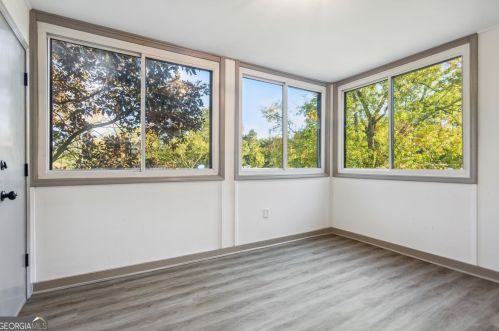 74 Montre Sq, Atlanta GA  30327-4044 exterior