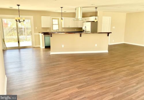 28 Shenandoah Dr, Fredericksburg, VA 22408-2554