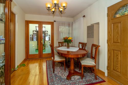 7908 Nora Ave, Niles IL  60714-3216 exterior