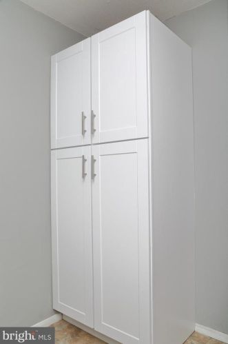 207 Valleybrook Dr, Lancaster PA  17601-4623 exterior