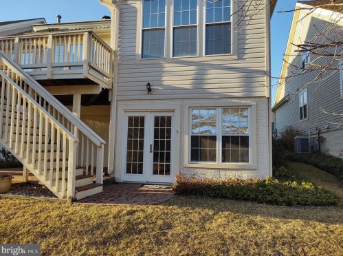 13286 Fieldstone Way, Gainesville VA  20155-6628 exterior