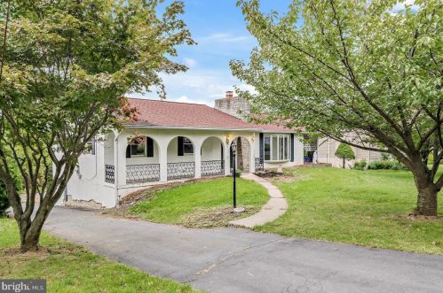 5866 Shope Pl, Harrisburg, PA 17109-5646