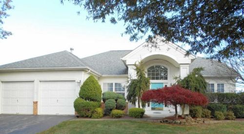 7 High Hill Ct, Lakehurst, NJ 08759-6043