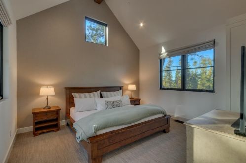 377 James Mciver, Truckee CA  96161-5176 exterior