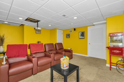 1504 Schoenherr Ave, Lemont IL  60490-3208 exterior