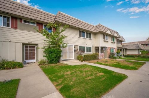 4789 Larwin Ave, Cypress, CA 90630-3512