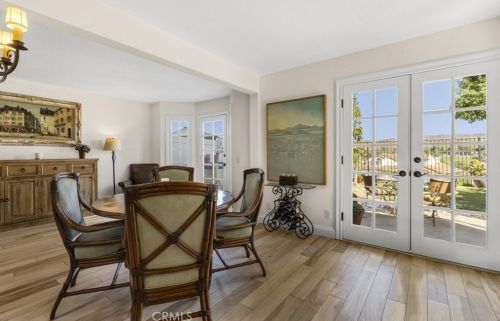 814 Links Vw Dr, Simi Valley CA 93065-6654 exterior