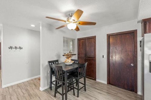 6532 Oak Lakes Ln, Citrus Heights, CA 95621-3301