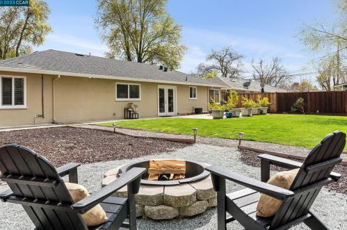 1584 Terry Way, Concord CA  94523-2321 exterior