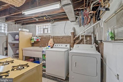 6729 Jackson St, Philadelphia PA  19135-2210 exterior