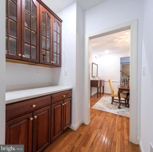 19 Walker Dr, Princeton NJ 08540-2324 exterior