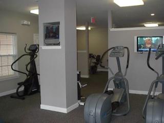 400 Autumn River Run, Philadelphia PA  19128-4356 exterior