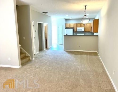 10 Chastain Cir, Newnan, GA 30263-8601