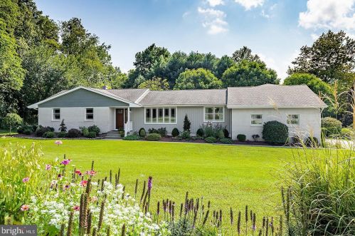 5 Hedgerow Ln, Pilesgrove, NJ 08098-2433