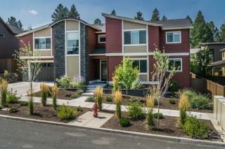 1229 Rockwood Ln, Bend, OR 97701-2266