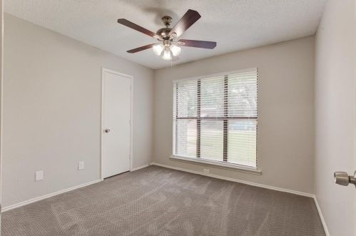 6412 Bramble Dr, Fort Worth TX  76133-4304 exterior
