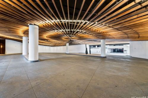 1000 Auahi St, Honolulu HI  96814-4105 exterior