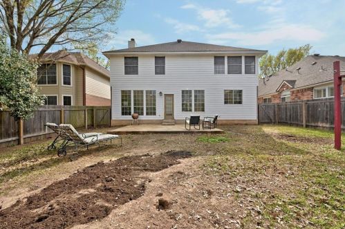 7811 Cheno Cortina Trl, Austin TX  78749-2717 exterior