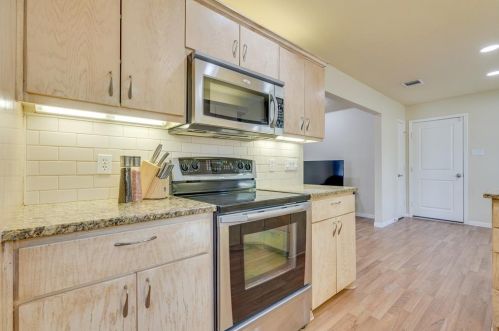 7025 Lincoln Dr, Fort Worth TX  76182-7663 exterior