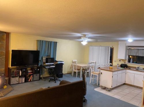 2706 Heney Ln, Valley Springs, CA 95252-9454