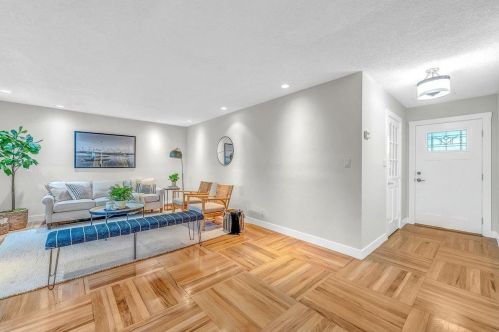 207 Junipero Ct, Capitola, CA 95010-3724