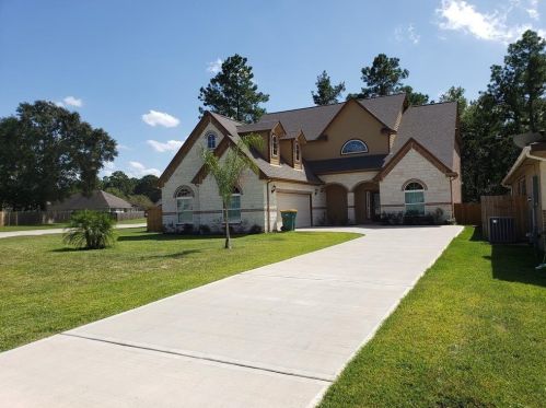 998 Northampton Dr, Conroe TX  77303-1816 exterior
