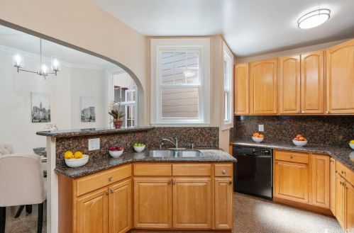 1306 Gilman Ave, San Francisco CA 94124-3243 exterior