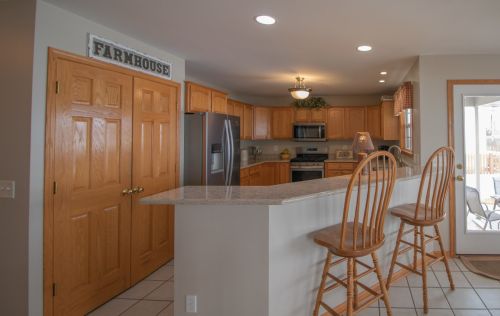 1302 Arneita St, Sycamore IL  60178-1128 exterior