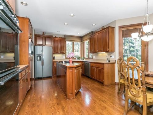 3817 Bridgewater Dr, Saint Paul MN  55123-2526 exterior