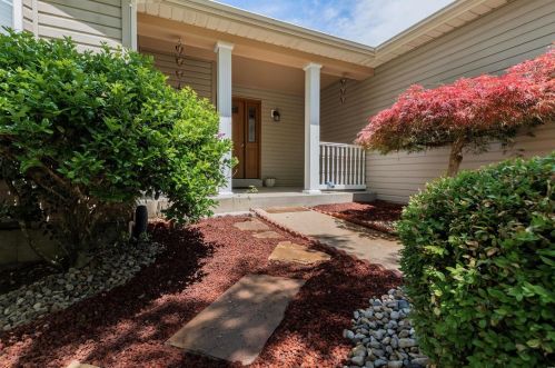 204 Copper Mountain Ct, Fenton, MO 63026-5682