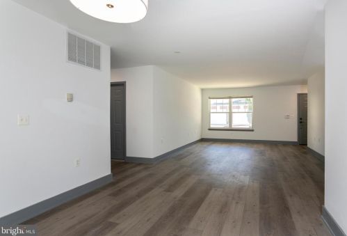 1334 5th St, Philadelphia, PA 19147-5917