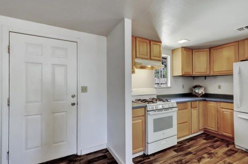 10500 Walker Dr, Grass Valley, CA 95945-6023