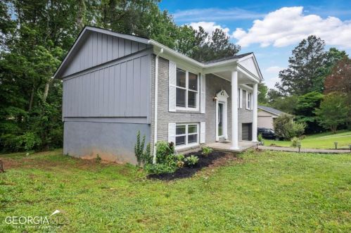 4652 Edwina Ln, Atlanta GA  30331-6802 exterior