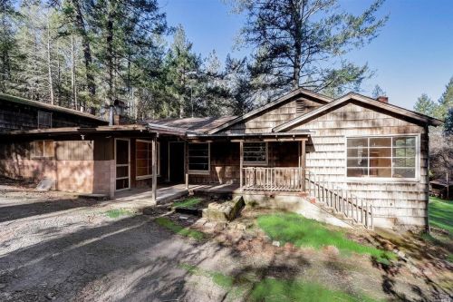 975 Howell Mountain Rd, Angwin, CA 94508-9761