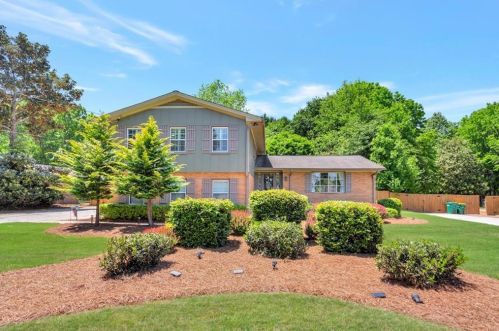 3769 Kinnard Dr, Atlanta, GA 30360-1505