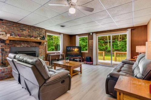 393 Owltown Farm Dr, Ellijay, GA 30536-8819