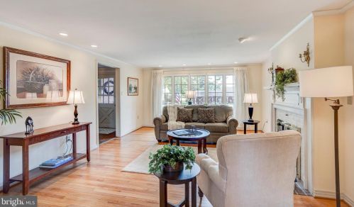 2113 Lyndell Dr, Lancaster PA  17601-5728 exterior