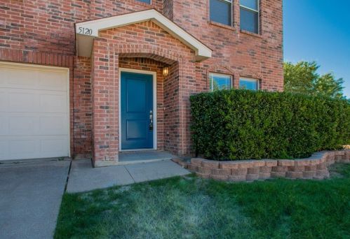 5120 Bedfordshire Dr, Fort Worth TX  76135-1435 exterior